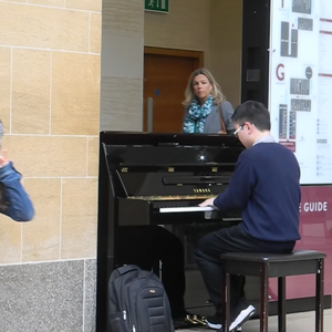 巨乳人妻教師泽井芽衣
